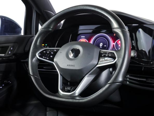 Volkswagen Golf VIII с пробегом 2021 года, цена 2 745 000 рублей, 70191 км, хэтчбек, Автокод Объявления