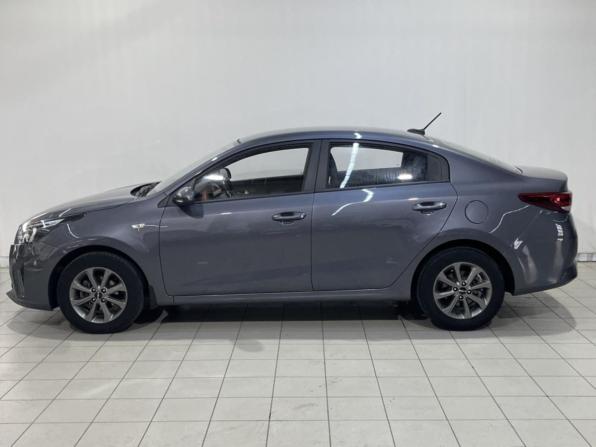 Kia Rio IV Рестайлинг с пробегом 2022 года, цена 1 721 000 рублей, 50558 км, седан, Автокод Объявления