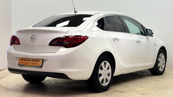 Opel Astra J Рестайлинг с пробегом 2013 года, цена 610 000 рублей, 174227 км, седан, Автокод Объявления
