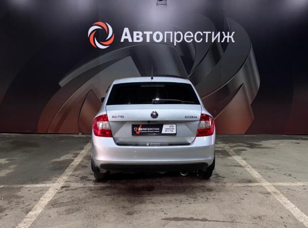 Skoda Rapid I с пробегом 2014 года, цена 870 000 рублей, 130104 км, лифтбек, Автокод Объявления