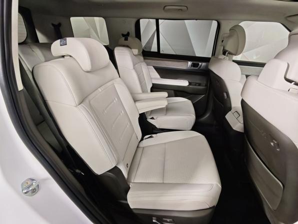 Hyundai Santa Fe V (MX5) с пробегом 2024 года, цена 4 900 000 рублей, 9947 км, внедорожник, Автокод Объявления