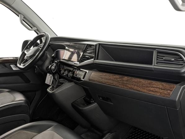 Volkswagen Multivan T6 Рестайлинг с пробегом 2021 года, цена 6 000 000 рублей, 171000 км, минивэн, Автокод Объявления