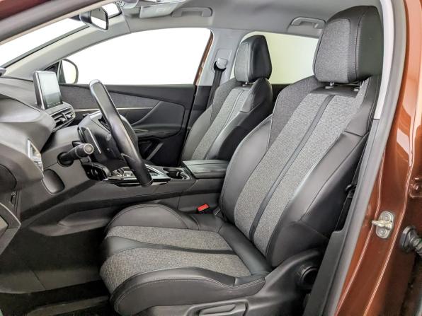 Peugeot 3008 II с пробегом 2017 года, цена 1 650 000 рублей, 100354 км, внедорожник, Автокод Объявления