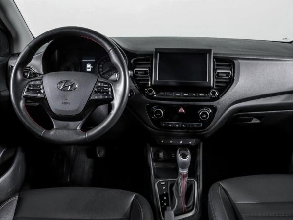 Hyundai Solaris II Рестайлинг с пробегом 2020 года, цена 1 820 000 рублей, 57000 км, седан, Автокод Объявления
