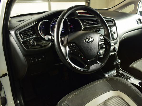 Kia Ceed II Рестайлинг с пробегом 2018 года, цена 1 199 995 рублей, 215955 км, хэтчбек, Автокод Объявления