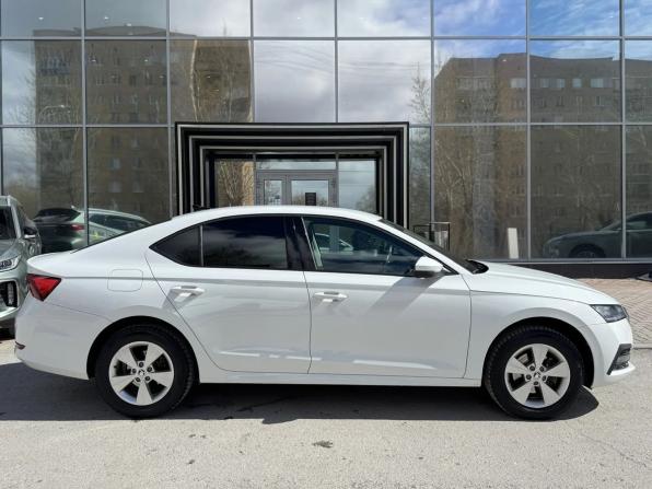 Skoda Octavia IV (A8) с пробегом 2021 года, цена 2 424 000 рублей, 71580 км, лифтбек, Автокод Объявления