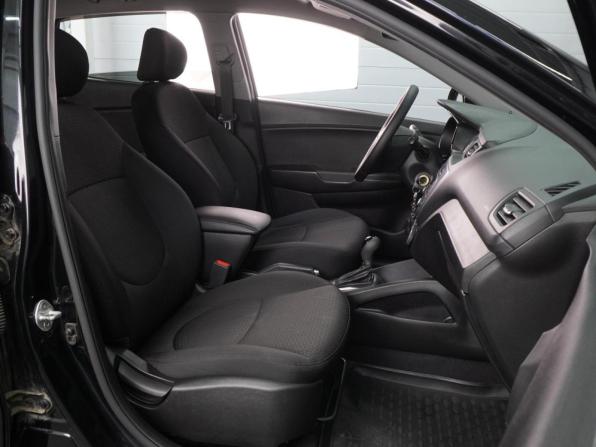 Kia Rio III Рестайлинг с пробегом 2015 года, цена 1 060 000 рублей, 152841 км, хэтчбек, Автокод Объявления
