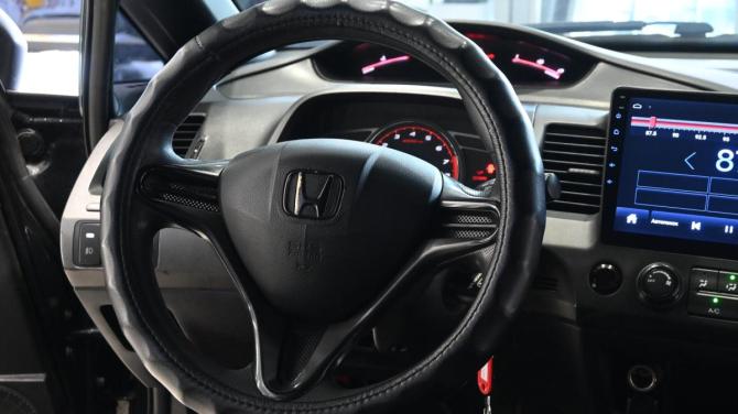 Honda Civic VIII с пробегом 2009 года, цена 750 000 рублей, 436415 км, седан, Автокод Объявления