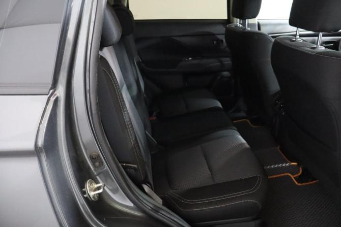 Mitsubishi Outlander III Рестайлинг 3 с пробегом 2019 года, цена 1 919 000 рублей, 105000 км, внедорожник, Автокод Объявления
