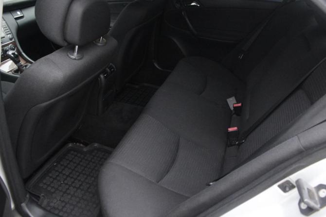 Mercedes-Benz C-Класс II (W203) Рестайлинг с пробегом 2006 года, цена 990 000 рублей, 427066 км, седан, Автокод Объявления