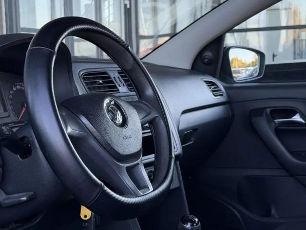 Volkswagen Polo V Рестайлинг с пробегом 2017 года, цена 847 000 рублей, 132317 км, седан, Автокод Объявления