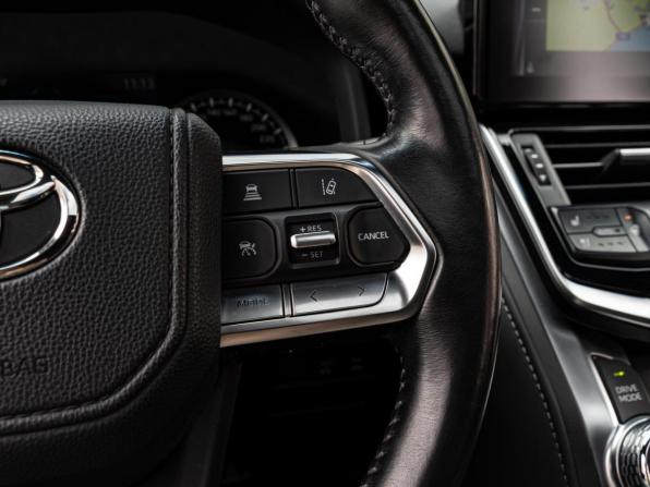 Toyota Land Cruiser 300 Series с пробегом 2022 года, цена 10 600 000 рублей, 63801 км, внедорожник, Автокод Объявления