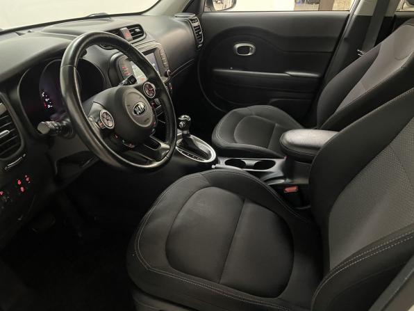 Kia Soul II Рестайлинг с пробегом 2018 года, цена 1 679 000 рублей, 40198 км, хэтчбек, Автокод Объявления
