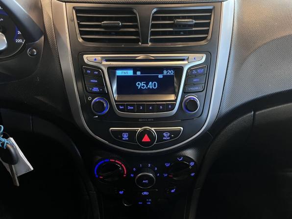 Hyundai Solaris I Рестайлинг с пробегом 2014 года, цена 670 000 рублей, 189684 км, седан, Автокод Объявления
