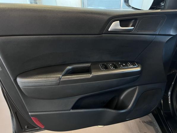 Kia Sportage IV с пробегом 2018 года, цена 2 392 000 рублей, 100805 км, внедорожник, Автокод Объявления