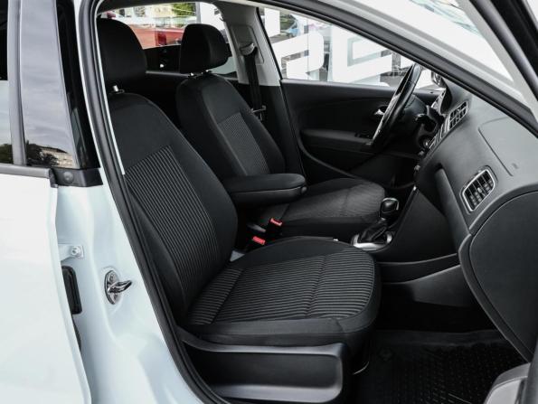 Volkswagen Polo V с пробегом 2015 года, цена 1 185 000 рублей, 97374 км, седан, Автокод Объявления