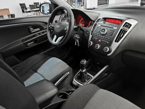 Kia Ceed I Рестайлинг с пробегом 2010 года, цена 599 000 рублей, 156573 км, хэтчбек, Автокод Объявления