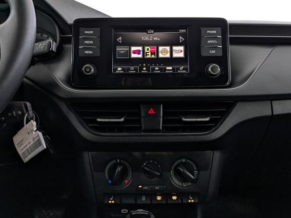 Skoda Rapid II с пробегом 2021 года, цена 1 020 000 рублей, 302011 км, лифтбек, Автокод Объявления