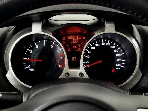 Nissan Juke I с пробегом 2013 года, цена 930 000 рублей, 109018 км, внедорожник, Автокод Объявления