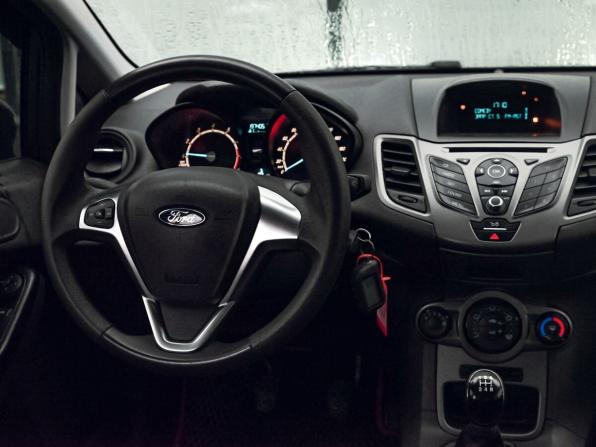 Ford Fiesta Mk6 Рестайлинг с пробегом 2017 года, цена 699 000 рублей, 197404 км, седан, Автокод Объявления