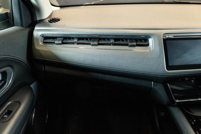 Honda Vezel I с пробегом 2014 года, цена 1 299 000 рублей, 161507 км, внедорожник, Автокод Объявления