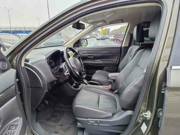Mitsubishi Outlander III Рестайлинг 2 с пробегом 2016 года, цена 1 724 995 рублей, 235333 км, внедорожник, Автокод Объявления