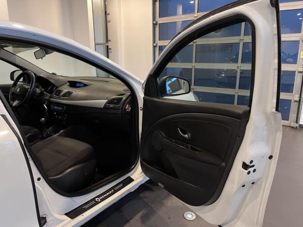 Renault Fluence I с пробегом 2012 года, цена 615 000 рублей, 211989 км, седан, Автокод Объявления