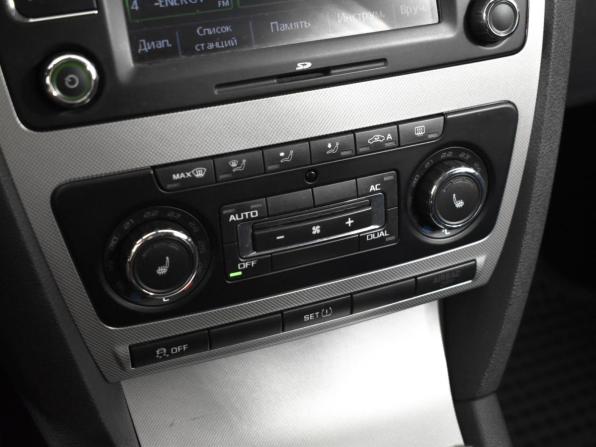 Skoda Octavia II (A5) Рестайлинг с пробегом 2011 года, цена 669 100 рублей, 268741 км, лифтбек, Автокод Объявления