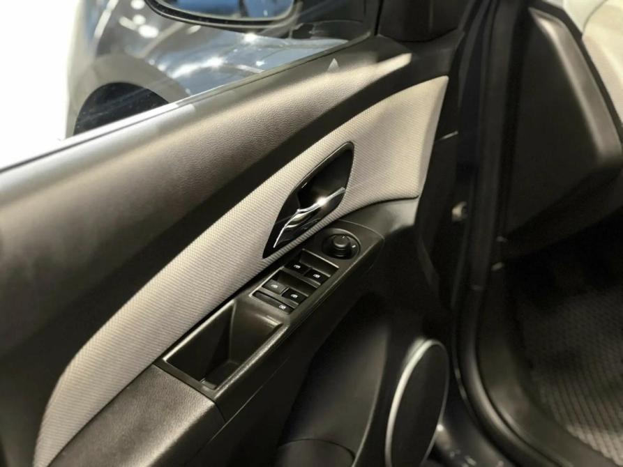 Chevrolet Cruze I Рестайлинг Екатеринбург  - изображение 18