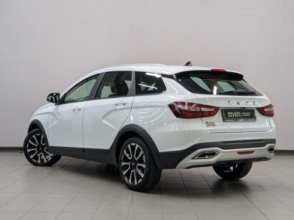 Lada (ВАЗ) Vesta I Рестайлинг (NG) с пробегом 2024 года, цена 1 425 000 рублей, 43048 км, универсал, Автокод Объявления