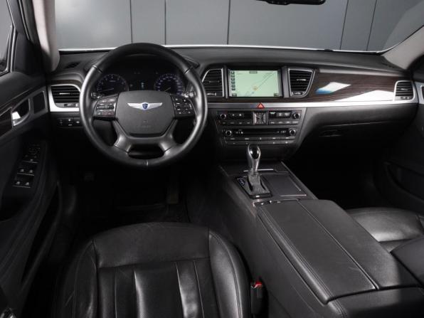 Hyundai Genesis II с пробегом 2015 года, цена 2 035 000 рублей, 179268 км, седан, Автокод Объявления