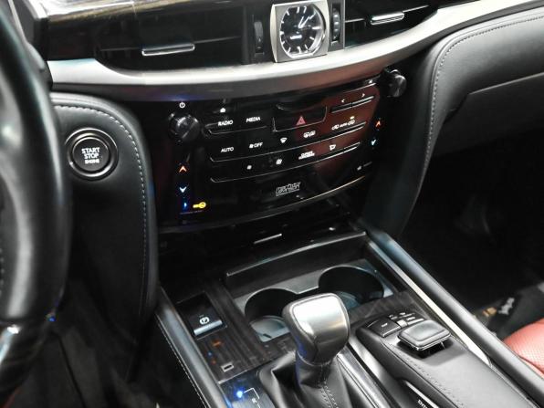 Lexus LX III Рестайлинг 2 с пробегом 2019 года, цена 9 850 000 рублей, 97140 км, внедорожник, Автокод Объявления