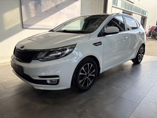 Kia Rio III Рестайлинг с пробегом 2016 года, цена 1 213 000 рублей, 68687 км, хэтчбек, Автокод Объявления
