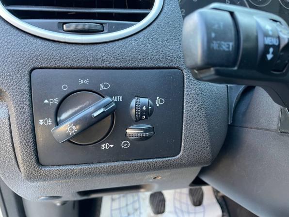 Ford Focus II с пробегом 2005 года, цена 364 000 рублей, 275437 км, седан, Автокод Объявления