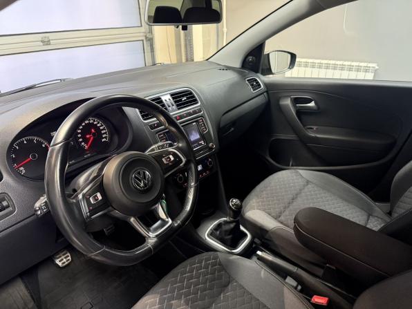 Volkswagen Polo V Рестайлинг с пробегом 2018 года, цена 1 249 000 рублей, 120000 км, седан, Автокод Объявления