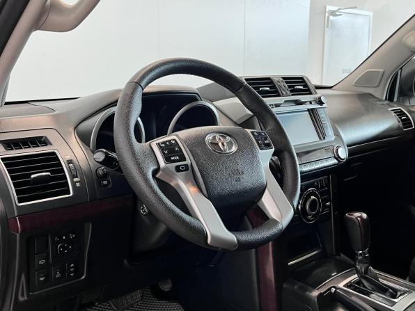 Toyota Land Cruiser Prado 150 Series Рестайлинг 1 с пробегом 2014 года, цена 3 199 000 рублей, 250008 км, внедорожник, Автокод Объявления