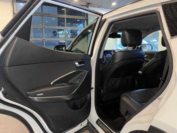 Hyundai Santa Fe III Рестайлинг с пробегом 2017 года, цена 2 450 000 рублей, 198307 км, внедорожник, Автокод Объявления