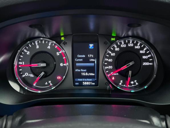 Toyota Hilux VIII Рестайлинг 2 с пробегом 2024 года, цена 6 560 000 рублей, 58800 км, пикап, Автокод Объявления
