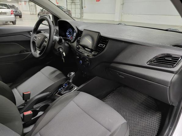 Hyundai Solaris II Рестайлинг с пробегом 2022 года, цена 1 690 000 рублей, 90465 км, седан, Автокод Объявления
