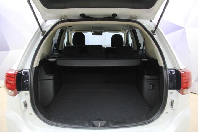 Mitsubishi Outlander III Рестайлинг 3 с пробегом 2021 года, цена 2 720 000 рублей, 37173 км, внедорожник, Автокод Объявления