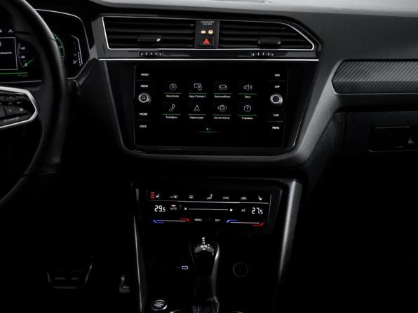 Volkswagen Tiguan II Рестайлинг с пробегом 2021 года, цена 4 199 000 рублей, 79130 км, внедорожник, Автокод Объявления