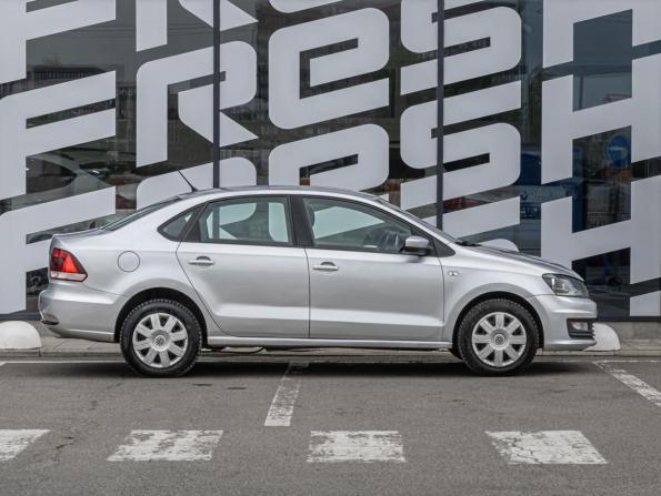 Volkswagen Polo V Рестайлинг с пробегом 2016 года, цена 860 000 рублей, 234243 км, седан, Автокод Объявления