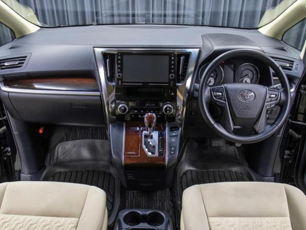Toyota Vellfire II с пробегом 2016 года, цена 3 950 000 рублей, 81777 км, минивэн, Автокод Объявления