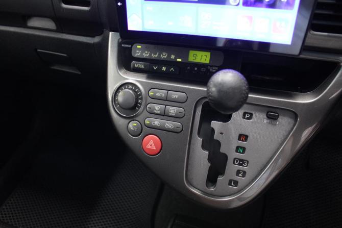 Toyota Wish I с пробегом 2005 года, цена 799 000 рублей, 251959 км, минивэн, Автокод Объявления