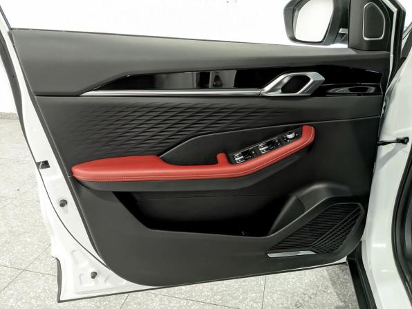 Geely Coolray I Рестайлинг с пробегом 2024 года, цена 2 345 000 рублей, 19324 км, внедорожник, Автокод Объявления