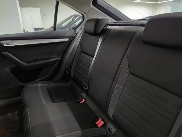 Skoda Octavia III (A7) Рестайлинг с пробегом 2017 года, цена 1 699 000 рублей, 61392 км, лифтбек, Автокод Объявления