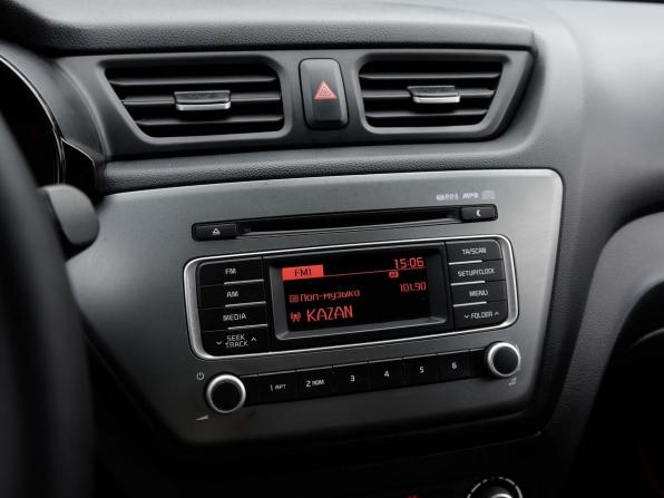 Kia Rio III Рестайлинг с пробегом 2016 года, цена 883 000 рублей, 165990 км, седан, Автокод Объявления