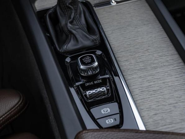 Volvo XC60 II с пробегом 2020 года, цена 4 099 000 рублей, 86503 км, внедорожник, Автокод Объявления