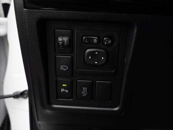 Toyota Land Cruiser Prado 150 Series Рестайлинг 1 с пробегом 2015 года, цена 4 050 000 рублей, 102947 км, внедорожник, Автокод Объявления