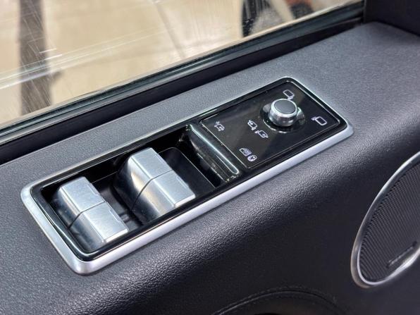 Land Rover Range Rover IV Рестайлинг с пробегом 2019 года, цена 4 745 000 рублей, 205295 км, внедорожник, Автокод Объявления